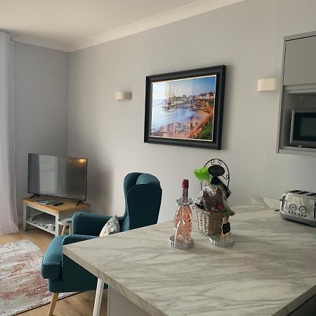 Beautiful Flat With Harbour Views Tenby Eksteriør bilde