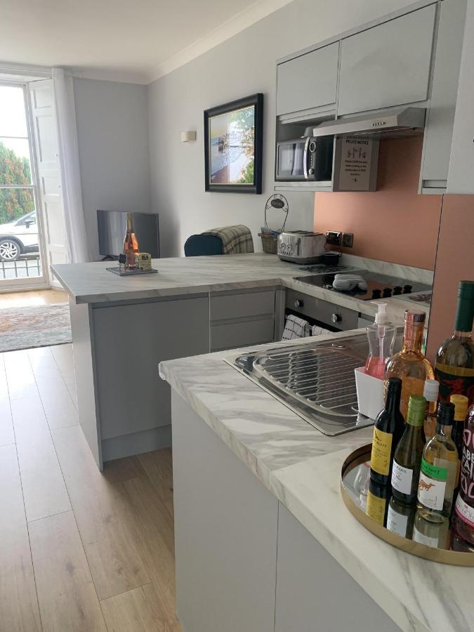 Beautiful Flat With Harbour Views Tenby Eksteriør bilde