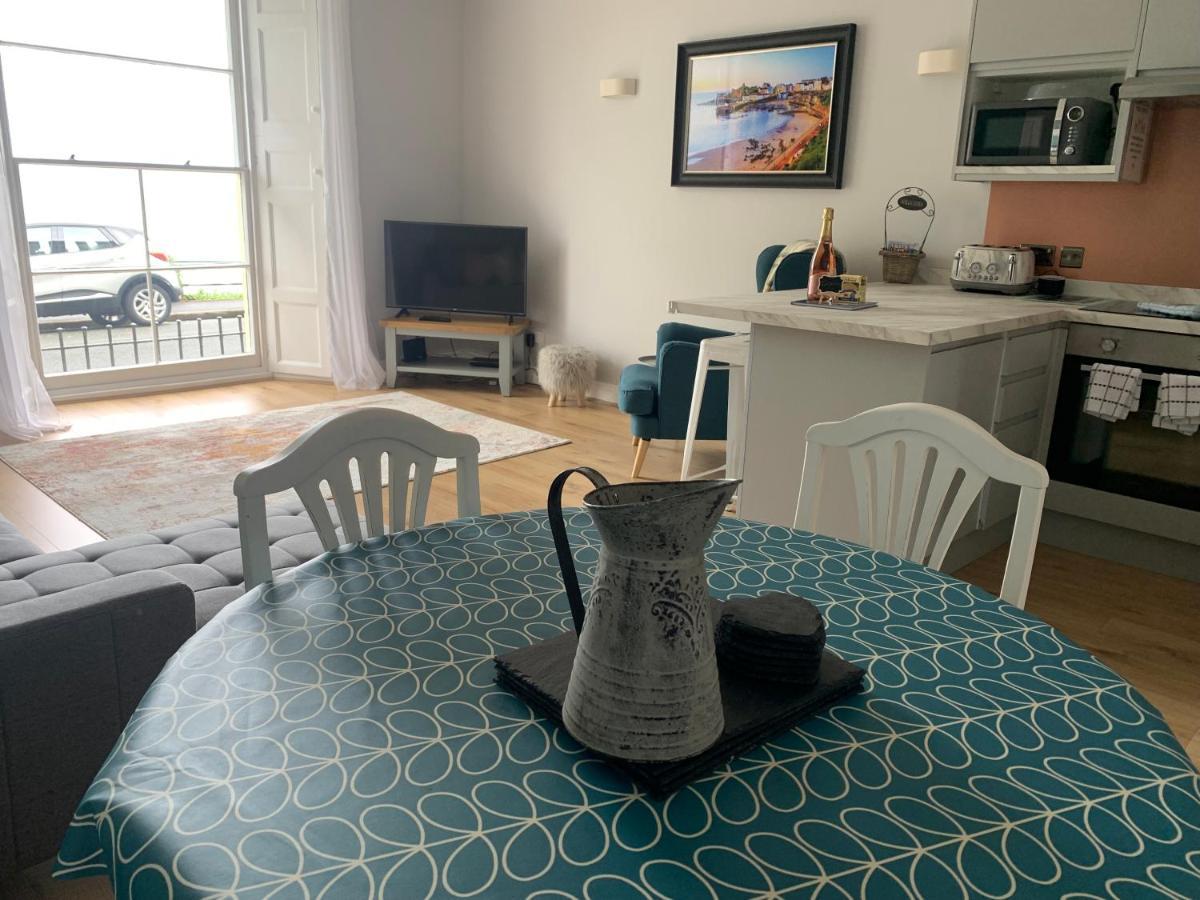 Beautiful Flat With Harbour Views Tenby Eksteriør bilde