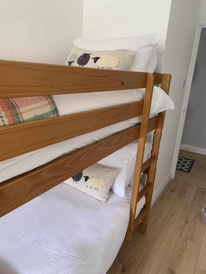 Beautiful Flat With Harbour Views Tenby Eksteriør bilde